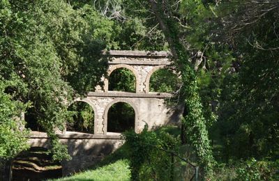L'AQUEDUC DE BALOUVIERE ET SES ENVIRONS (Gard - 30)