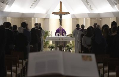 À Ste-Marthe: comme les martyrs, laissons-nous consoler par Dieu - VA