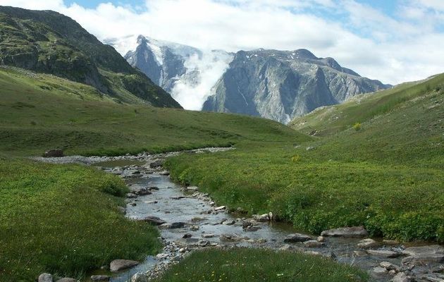 LE PLATEAU D'EMPARIS (Isère - 38)