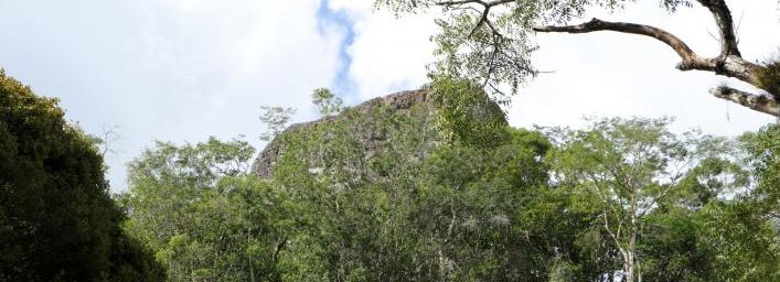 Temple du serpent à deux têtes et Place du Monde Perdu,Tikal
