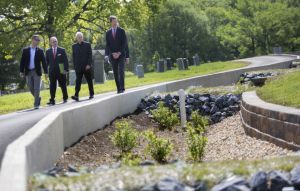 CIMETIÈRE - Le mont des Oliviers se met au vert - E&E