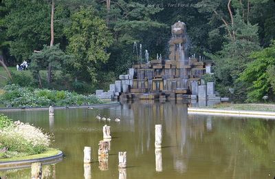 Parc Floral de Paris : La Fontaine de François Stahly