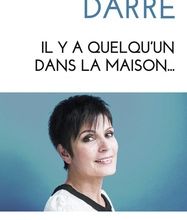 DOWNLOADS Il y a quelqu'un dans la maison...