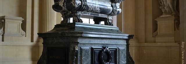 Les Invalides : Les tombeaux de Joseph Bonaparte et de Jérôme Bonaparte
