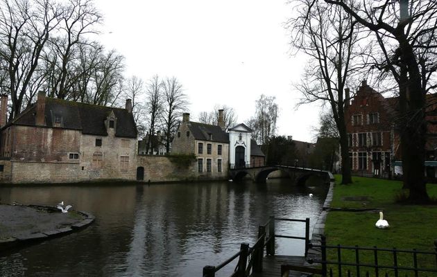 BRUGES  ET  SON  BEGUINAGE