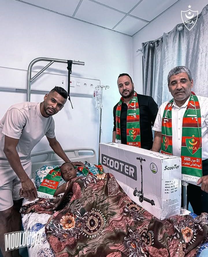 1.6.2025 journée mondiale de l'enfance Le Mouloudia rend visite aux malades au centre de brûlures à Zéralda 