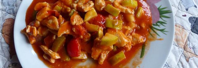 Poêlée de poulet aux courgettes et tomates cerises