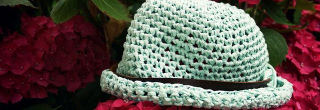 Un chapeau crocheté... en papier !