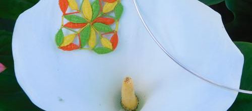 Pendentif jaune, orange, vert