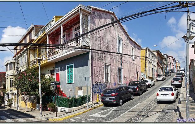 20/03/2022 suite : rues en pente, graffiti, architecture, fils électriques ....  - Valparaiso - Chili