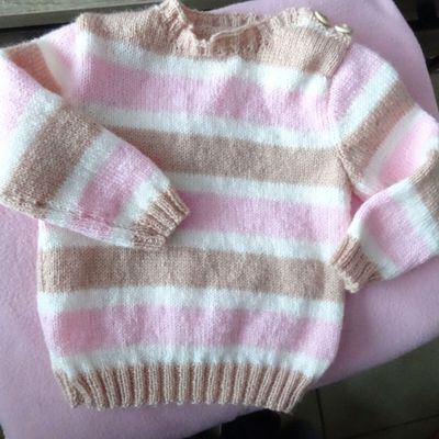 Un petit pull pour ma petite fille .