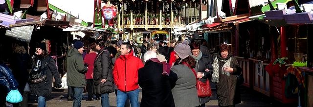 Metz / Le marché de Noël 2013 de la place Saint-Louis...