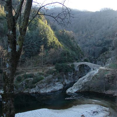 Ardèche: Thuyets et le pont du Diable