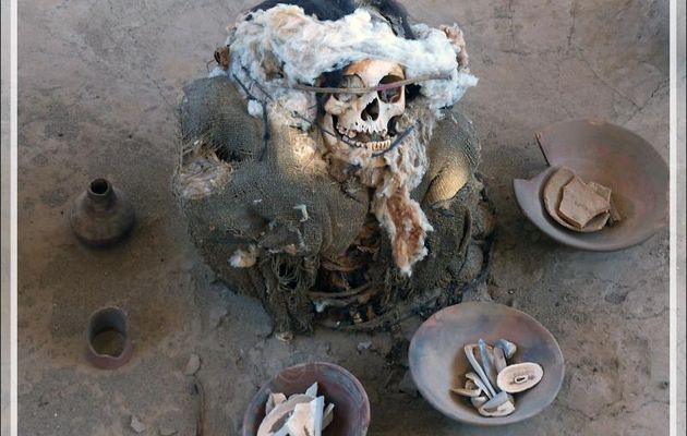 Momie dans le Cimetière de Chauchilla - Nazca - Pérou