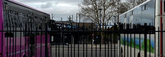 Metz / la gare routière le quartier de l'Amphithéâtre et le Centre Pompidou-Metz...