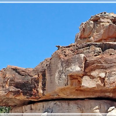 La sortie se termine en bout de plage avec de très belles formations rocheuses susceptibles de nous provoquer des paréidolies - Que devinez-vous ? - Jar Island - Vansittart bay - Wunambal Gaambera - Kimberley - Australie