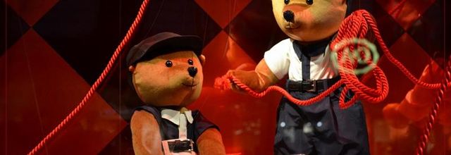 Prada fête Noël au Printemps La griffe revisite la tradition sur le thème 