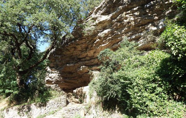 la grotte de Roche Courbière à Grignan