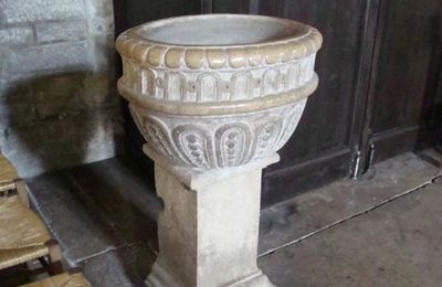 Un joli bénitier de l'Eglise Saint Nicolas...