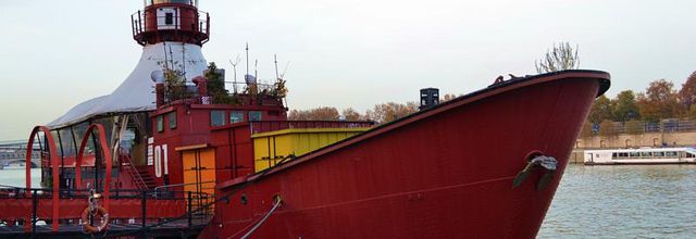Port de la Gare, Paris 13ème :  Bateau-feu ou bateau-phare