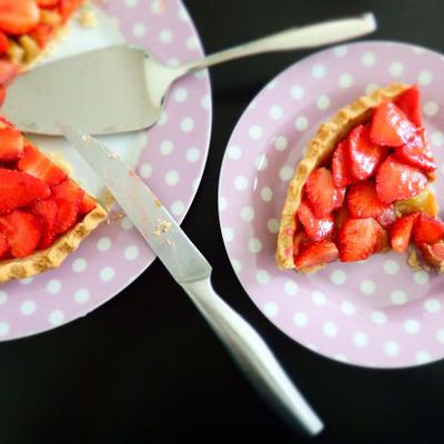 Tarte à la rhubarbe rôtie et fraises pour réveiller les papilles ! {sans oeuf}