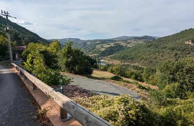 le village de Mazega en Aveyron