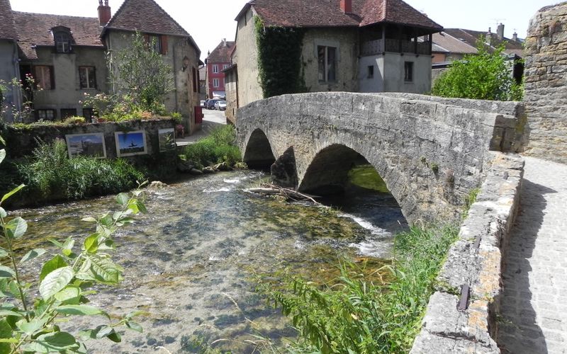 un pont sur la rivière !