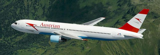 Boeing 767-300ER d'Austrian Airlines en vol au-dessus de l'Autriche 