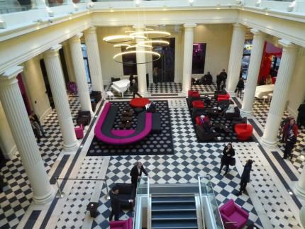 Nouvelle vie au palais.