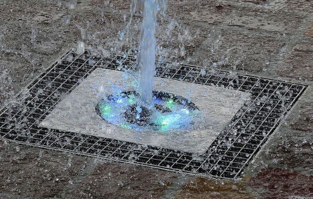 un jet d'eau - fontaine