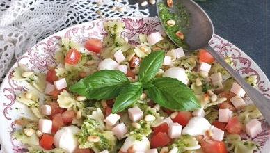 SALADE DE FARFALLE AU PESTO MAISON,