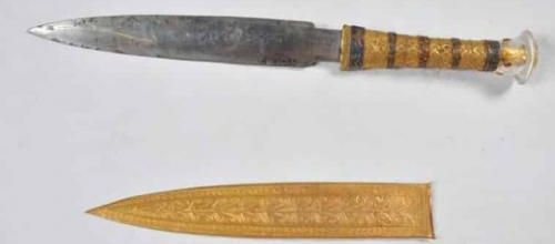 La dague en « métal extraterrestre » de Toutankhamon