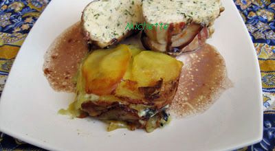 Blanc de poulet en robe de lard, sauce au porto
