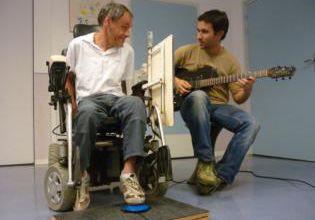 L'orgue sensoriel, ou la musique accessible par contacteurs
