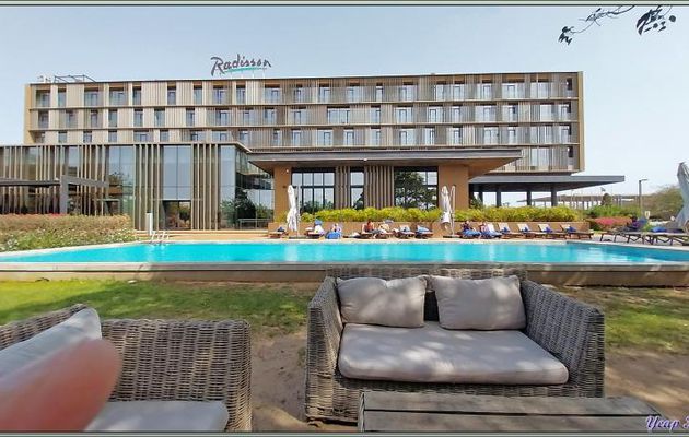 02/04/24 : Le matin, nous quittons notre hôtel en taxi pour une balade de la journée à Dakar et vers l'ex Lac Rose (lac Retba) - Sénégal