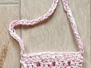 EB - Trois étuis-pochettes pour portables au crochet...