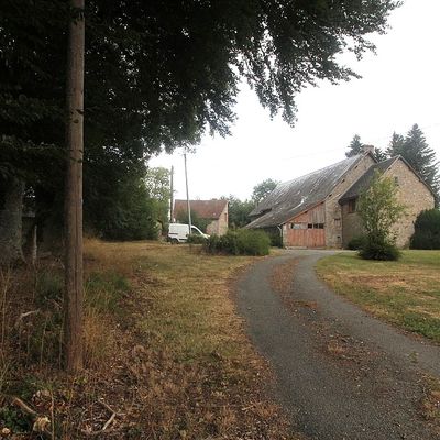 Entre Creuse et Auvergne...1-côté Creuse, les hameaux à l'abandon : Lazereix
