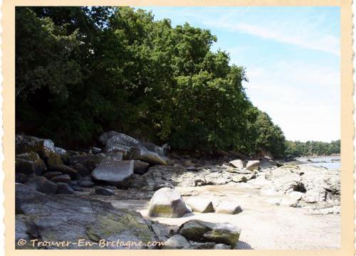 LES PIERRES SONNANTES DE SAINT CAST LE GUILDO EN BRETAGNE