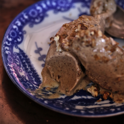 Glace noix ~ vanille, éclats de noix caramélisées