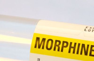 La morphine et ses dérivés sont utilisés pour leurs effets antalgiques. Mais ils peuvent aussi entretenir la douleur. Des chercheurs viennent de comprendre pourquoi.