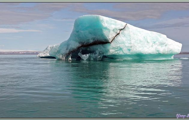 Iceberg et front du glacier - Bethune Inlet - Devon Island - Nunavut - Canada