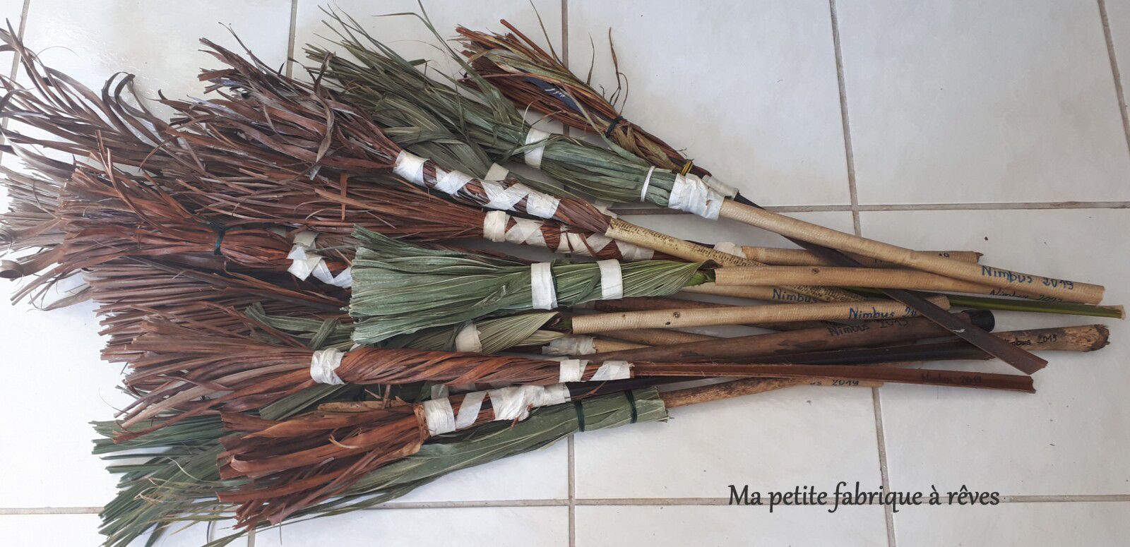 DIY Balais Nimbus pour tournoi de quidditch anniversaire Harry Potter