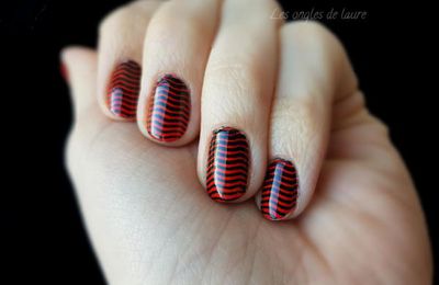 Manucure illusion d'optique, en rouge et noir