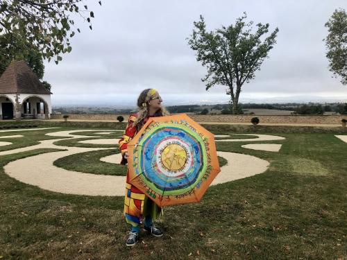 Parapluies au château