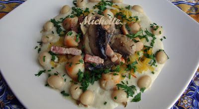 Crème de coco de Paimpol, fondue de poireau au safran, pétoncles, lardons et champignons