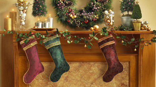 Les chaussons devant le sapin