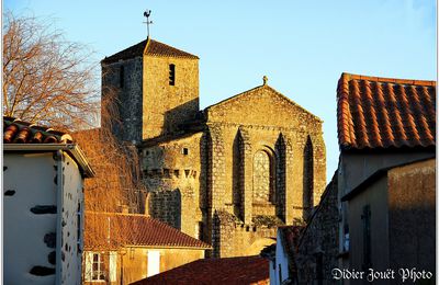 85 . La Chaize le Vicomte / Eglise Saint Nicolas
