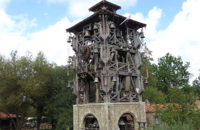 Visite du Puy du Fou, Le grand carillon et le monde imaginaire de La Fontaine