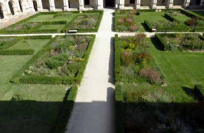 Abbaye royale de Fontevraud (4/6) : Le cloître du Grand-Moûtier