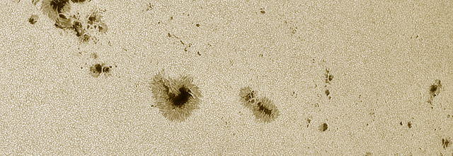 Le gigantesque archipel de taches solaires d'AR3981